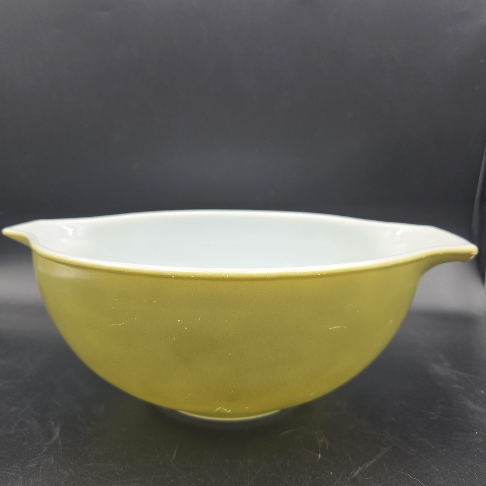 Vintage Pyrex 443 Green avocado cinderella nesting mixing bowl 2.5qt Grandmacore